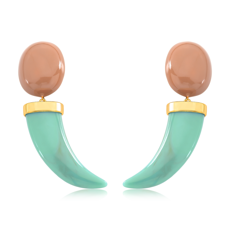 BRINCO OVAL ESMALTADA COM CHIFRE RESINA