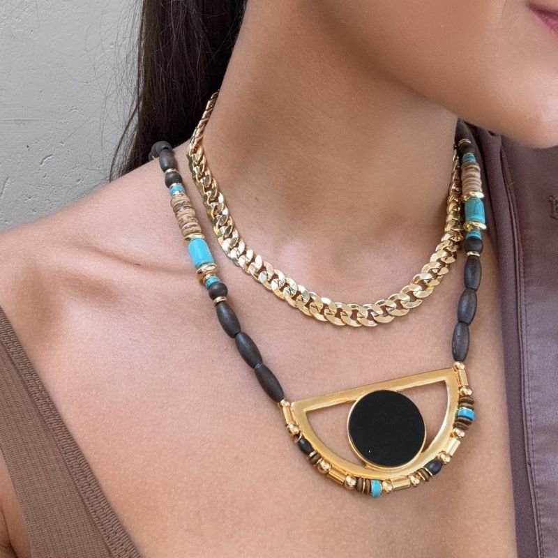 COLAR LONGO MADEIRA, TURQUESA COM PINGENTE MEIA LUA