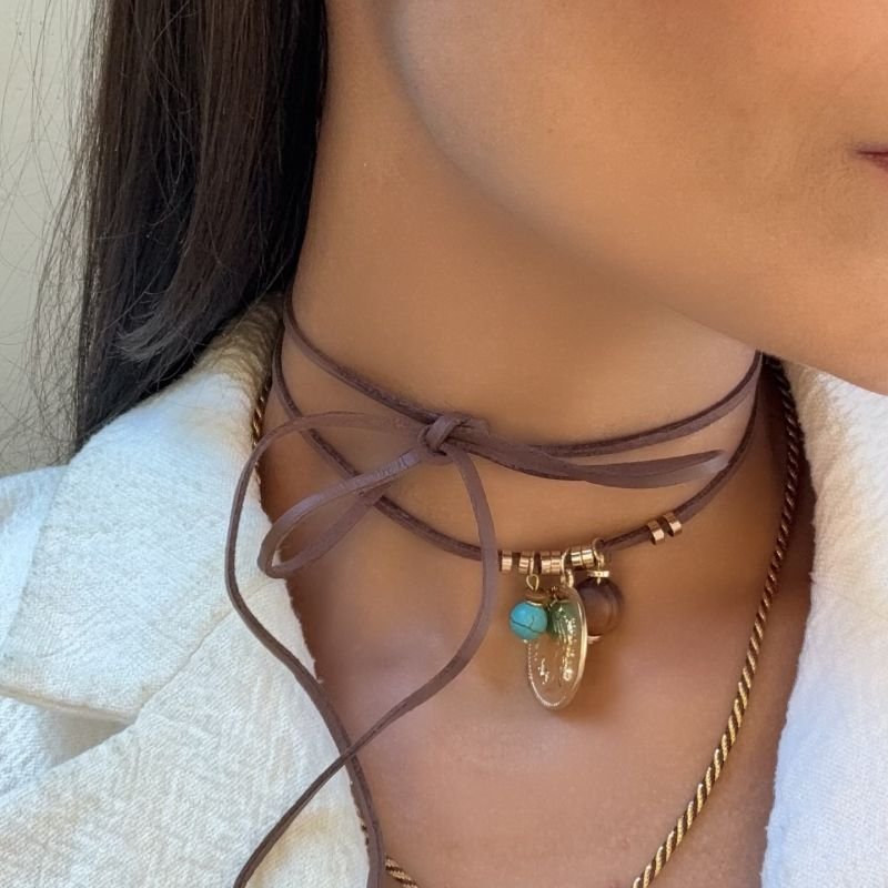 CORDÃO COURO COM 1,20 COM PINGENTES