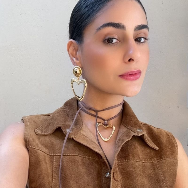 COURO CAMURÇA COM CORAÇÃO VAZADO